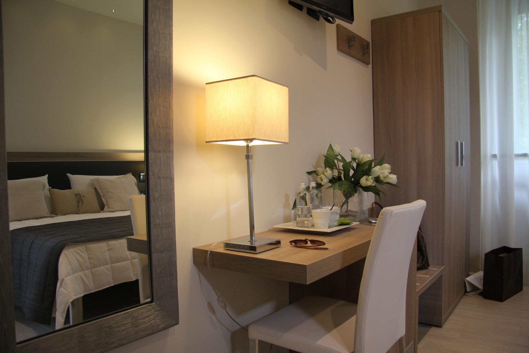 HOTEL ZARA MILANO $90 ($̶1̶0̶0̶) - Updated 2022 Prices ...