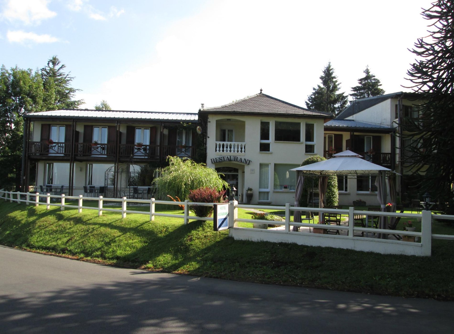 Hostellerie Saint Clément by null