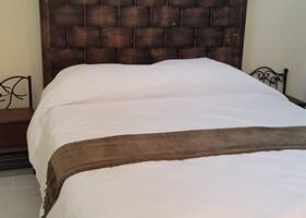 Catch 22 Lounge and Lodge Deluxe Suite