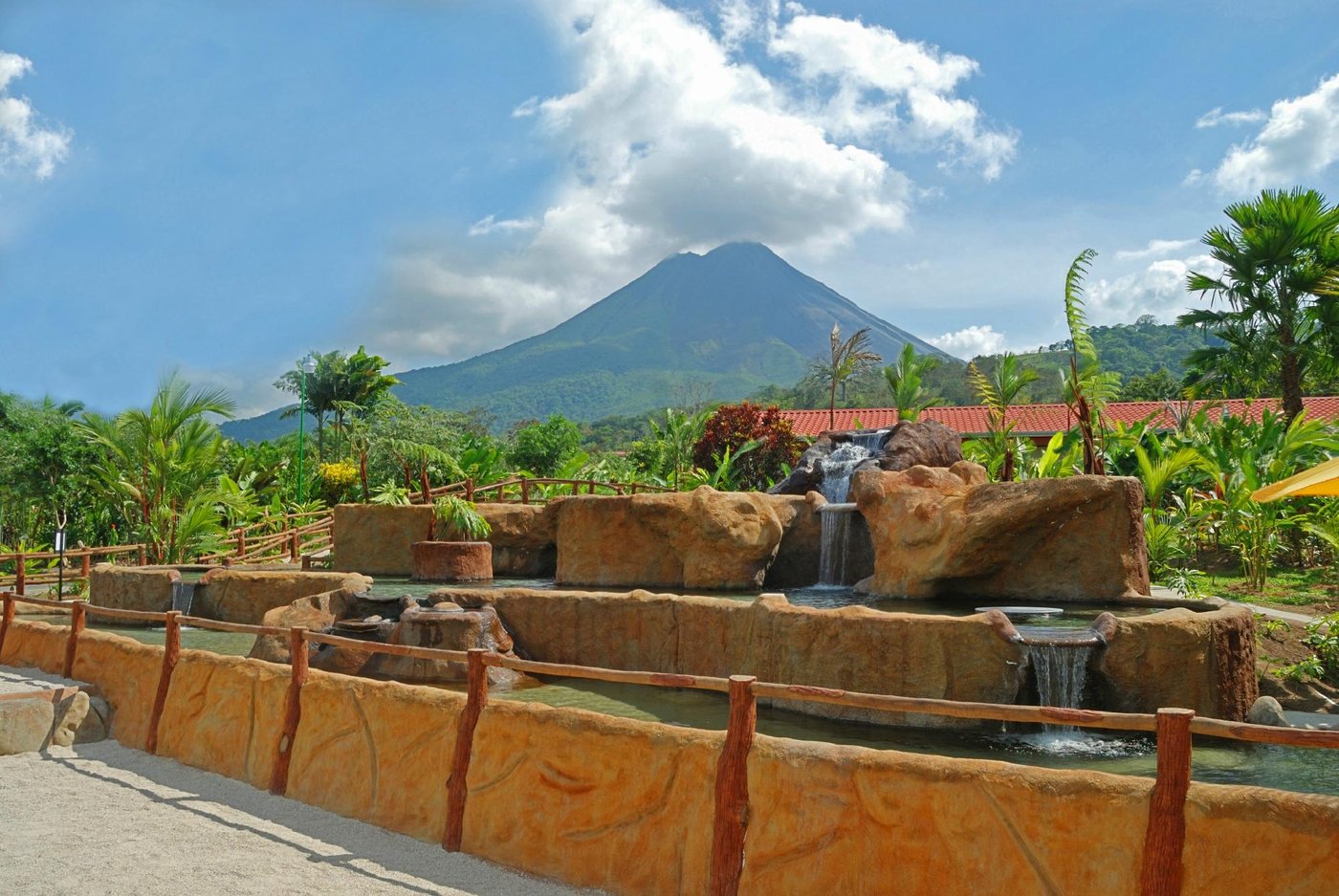 Volcano Lodge, Hotel & Thermal Experience Private Balconies: Pictures ...