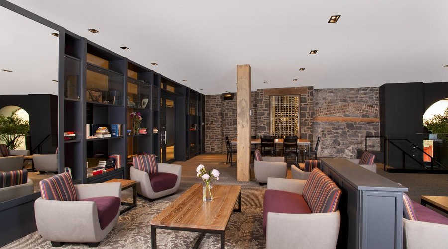 Hotel Lounge
