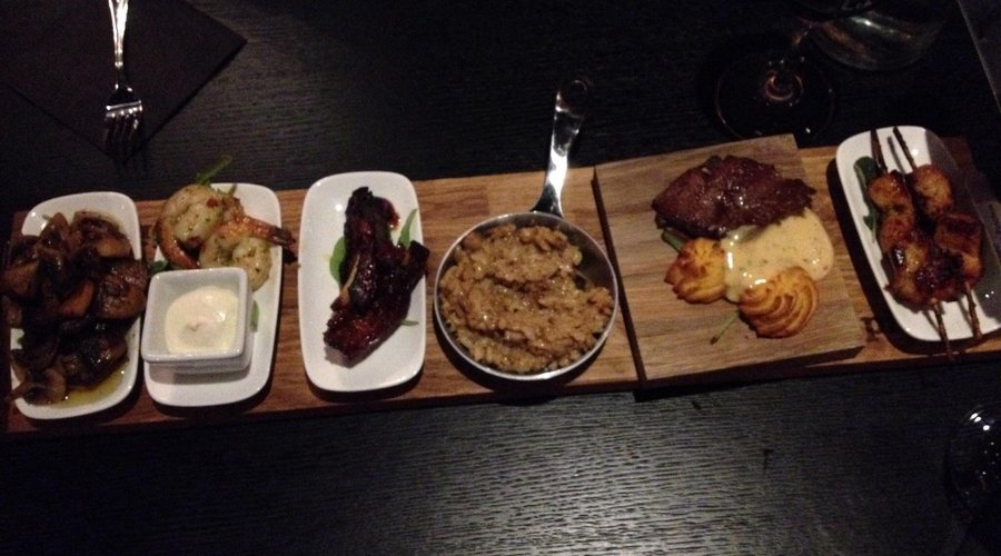 Svamp, räkor, kamben, risotto, planka, kycklingspett