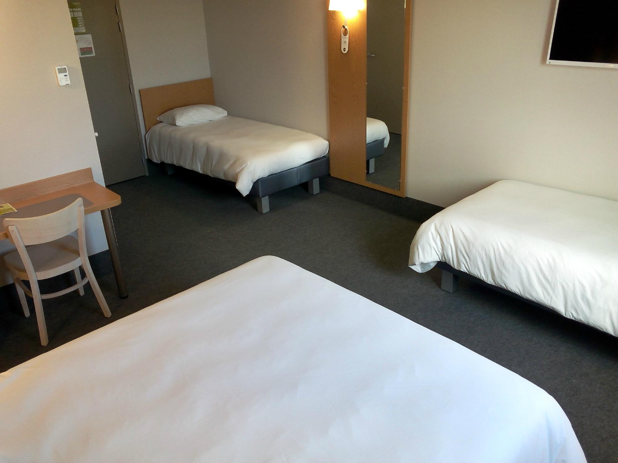 B&B HOTEL CLERMONT-FERRAND NORD RIOM - Opiniones Y Precios