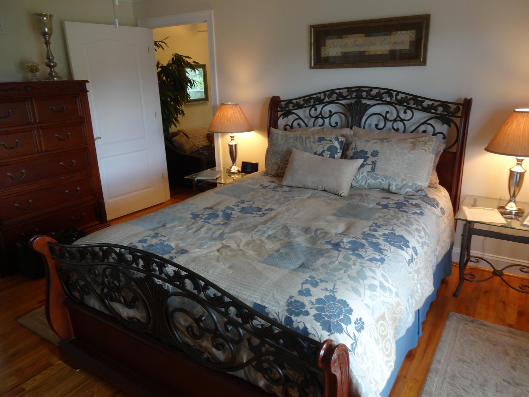 A MIGHTY OAK BED & BREAKFAST (Pinnacle) - B&B Reviews, Photos, Rate ...