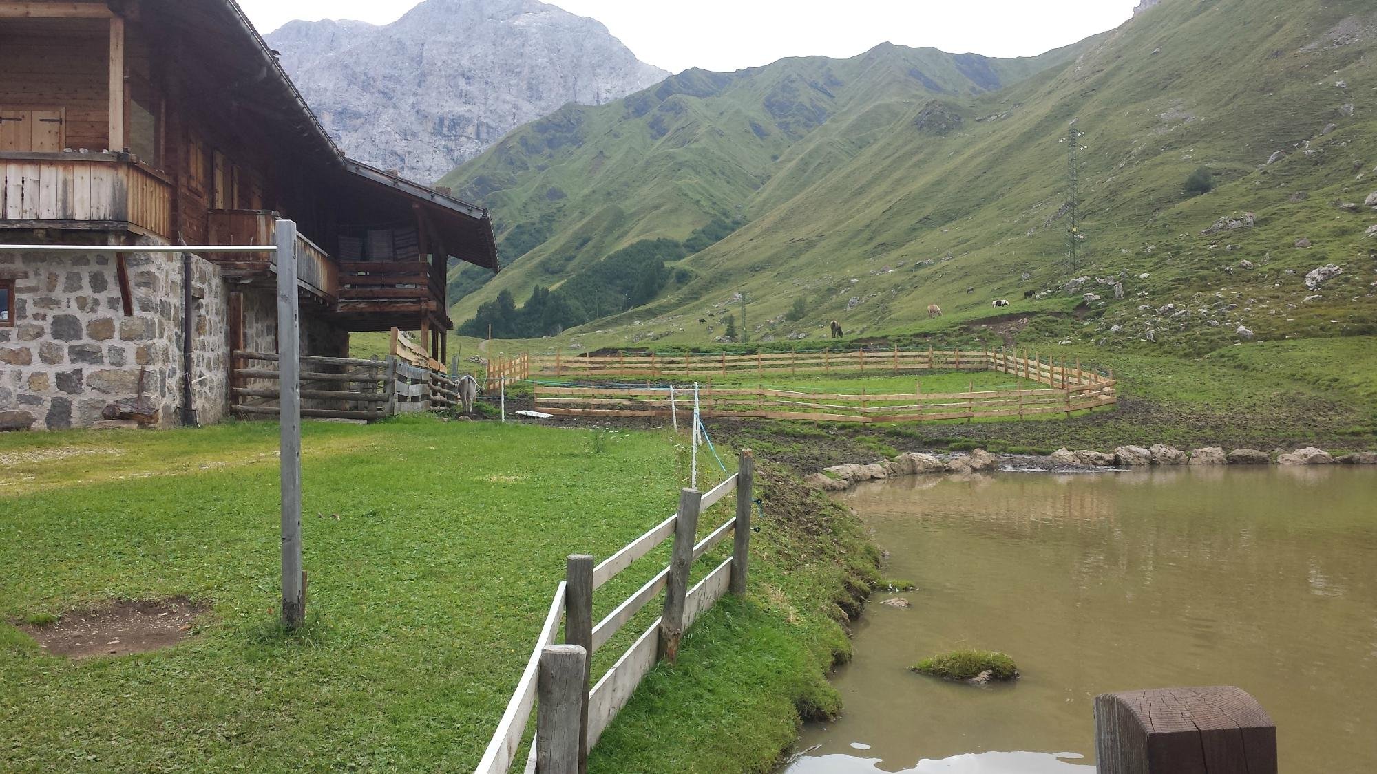 Rifugio Molignon image