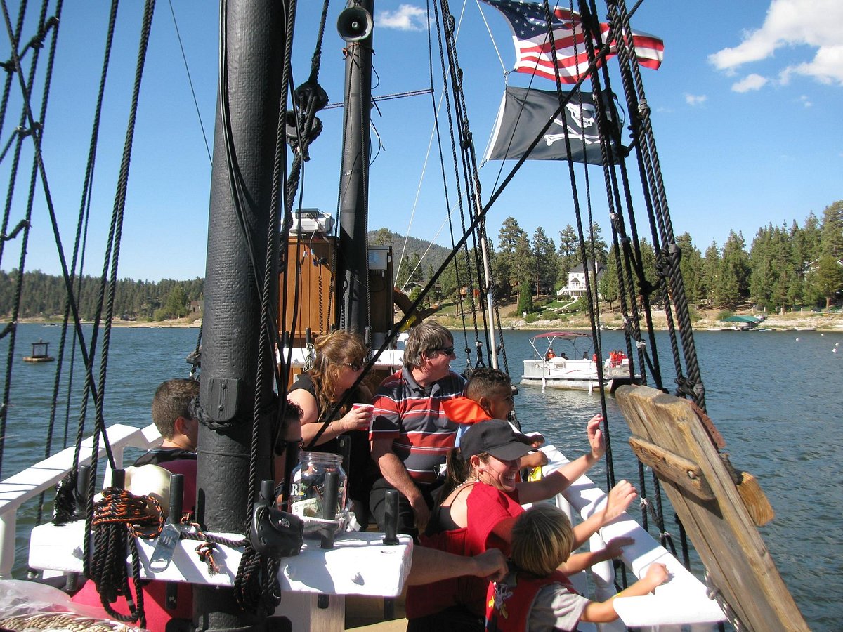 Boats are safe and easy to control as long as papa is helping. - Picture of  Holloway's Marina & RV Park, Big Bear Region - Tripadvisor
