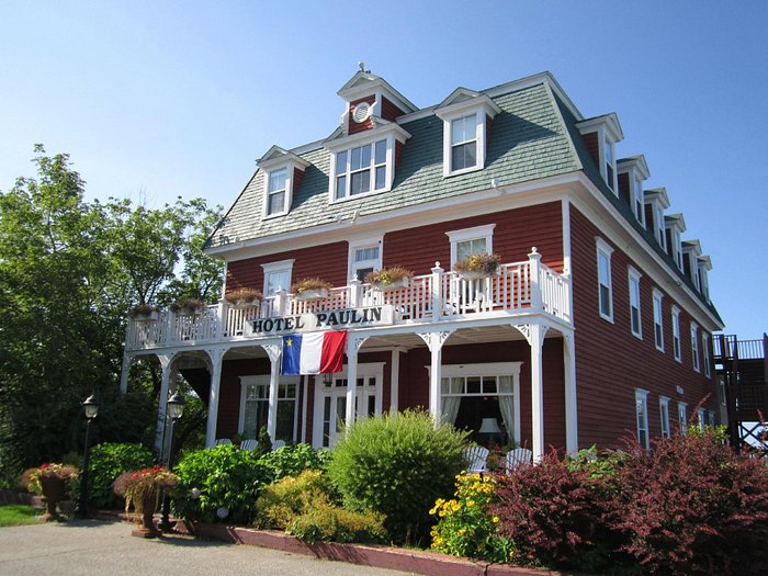 Hotel Paulin / #CanadaDo / Best Places to Stay in Caraquet