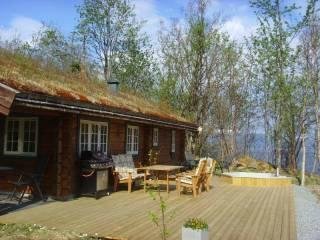 Salomoncabin by Sunndalsfjord