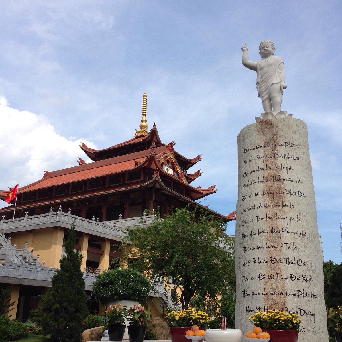 Статуи вьетнама. Ten Thousand Pagoda Хошимин.