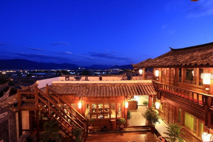 VILLAGE GREEN INN GUESTHOUSE - Prices & Guest house Reviews (Lijiang ...