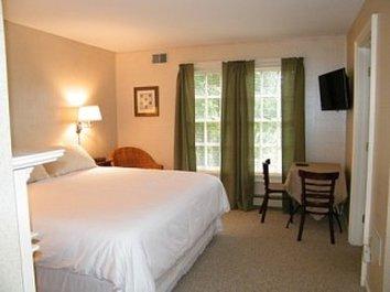 THE BOND 1786 - Updated 2023 Prices & B&B Reviews (Warrensburg, NY ...