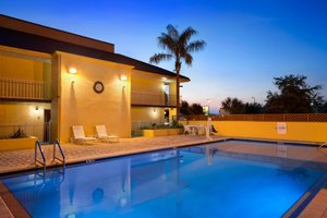 Piscina y playa