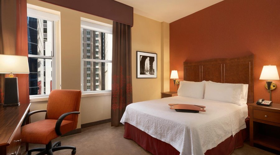 Queen Guestroom