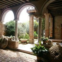 le patio de l'église
