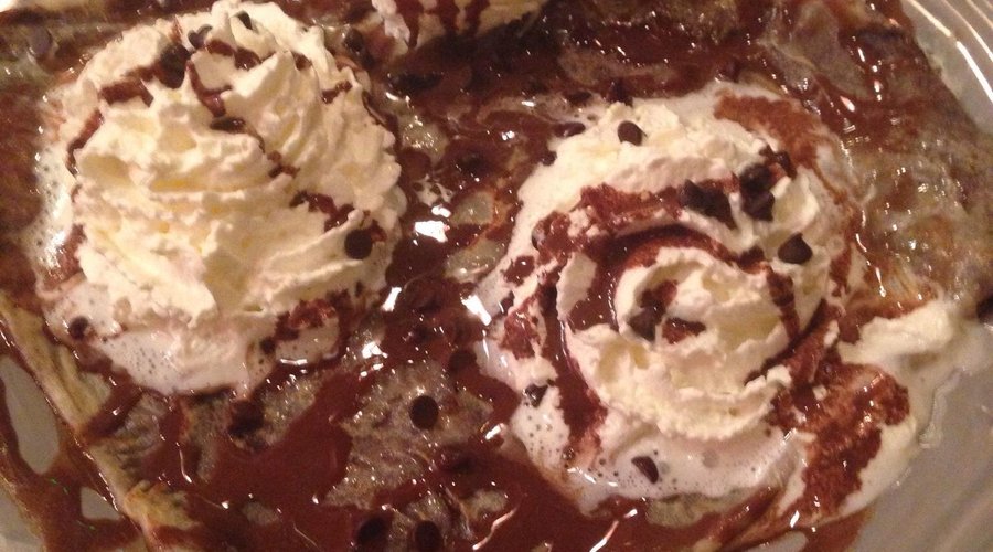 Chocolate, vanilla ice cream and cream... Yummy!!!