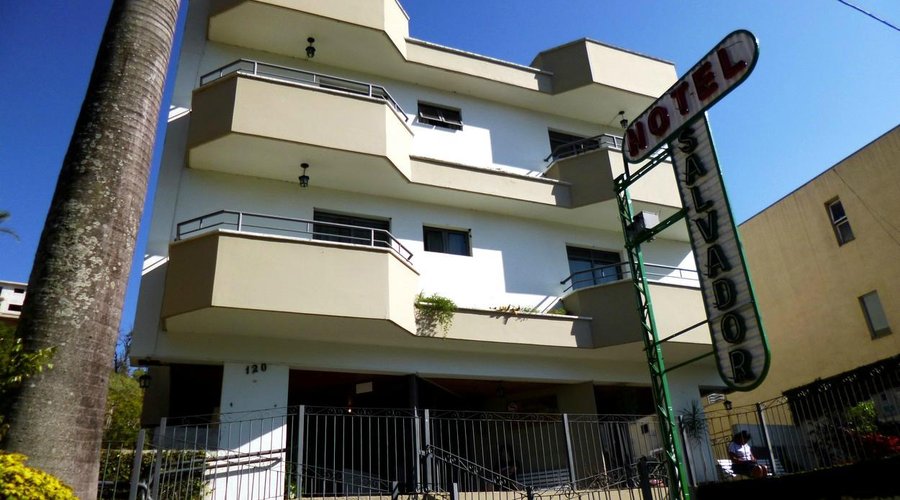 Fachada frontal do Hotel Salvador - Poços de Caldas - 08/2014 - Foto Sayuri Murakami.