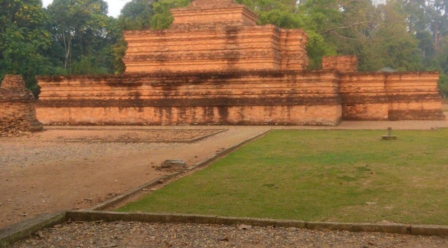 Candi Tinggi di kompleks candi Muaro Jambi, salah satu candi dari beberapa candi yang sudah dite