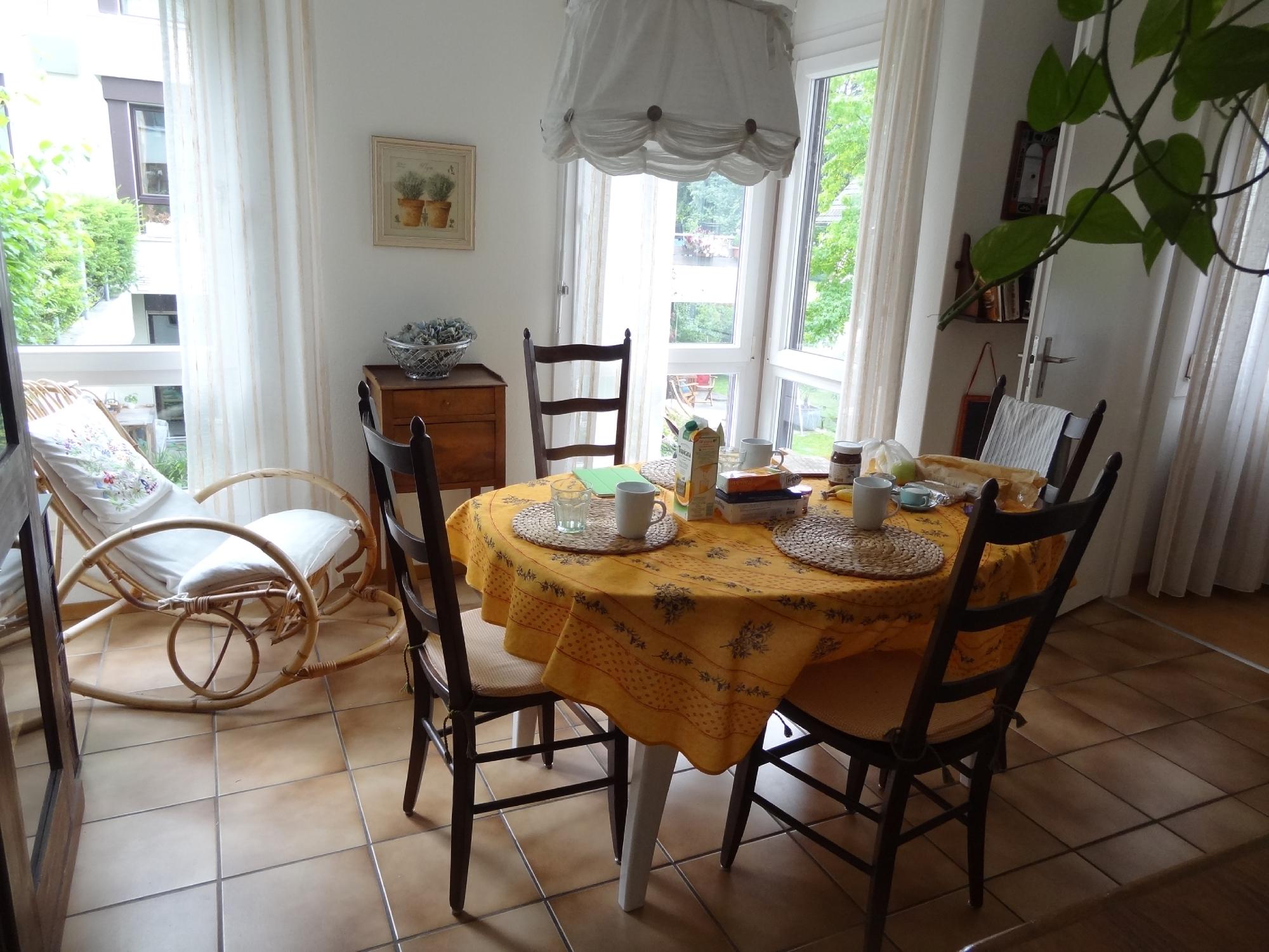 CHEZ PAULA B & B - B&B Reviews (Zurich, Switzerland)