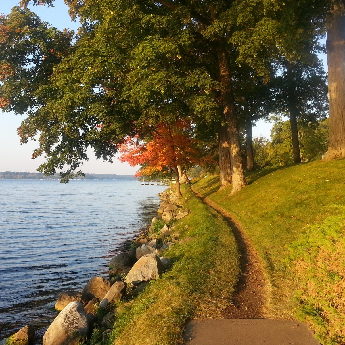 GENEVA LAKE SHORE PATH (Lake Geneva) Tutto quello che c'è da sapere