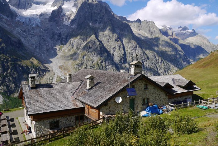 Rifugio Walter Bonatti - Lodge Reviews (Courmayeur, Italy)