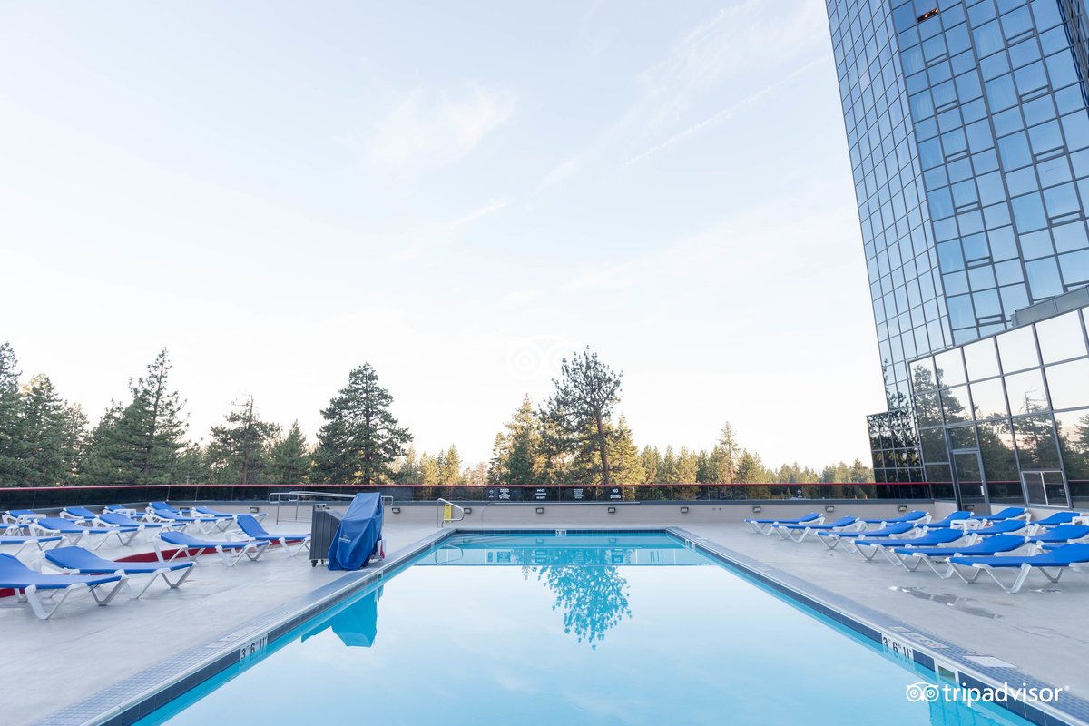 Harveys Lake Tahoe Hotel & Casino Pool: Pictures & Reviews - Tripadvisor