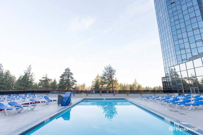 Harveys Lake Tahoe Hotel & Casino Pool: Pictures & Reviews - Tripadvisor