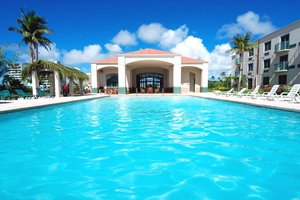 Pool & Beach