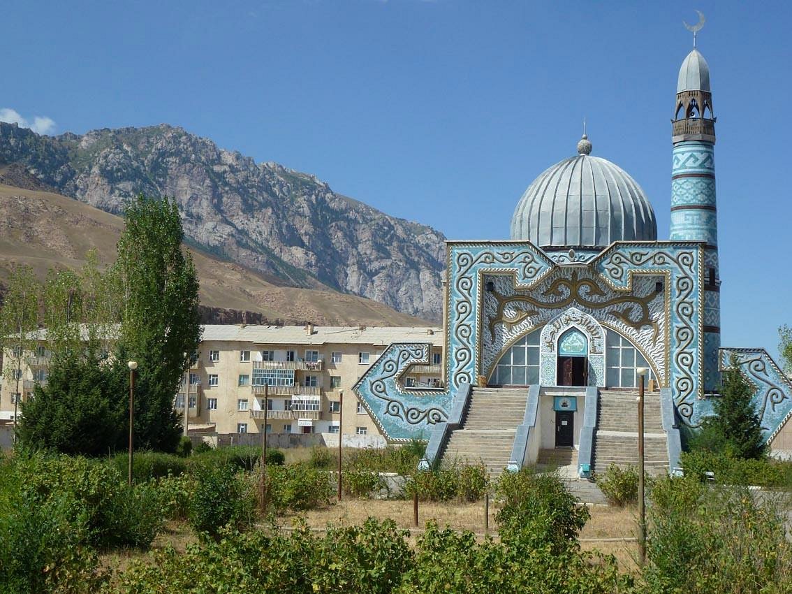 Нарын киргизия. Нарын голубая мечеть. Достопримечательности Нарын Киргизия. Центральная мечеть - Нарын Кыргызстан.