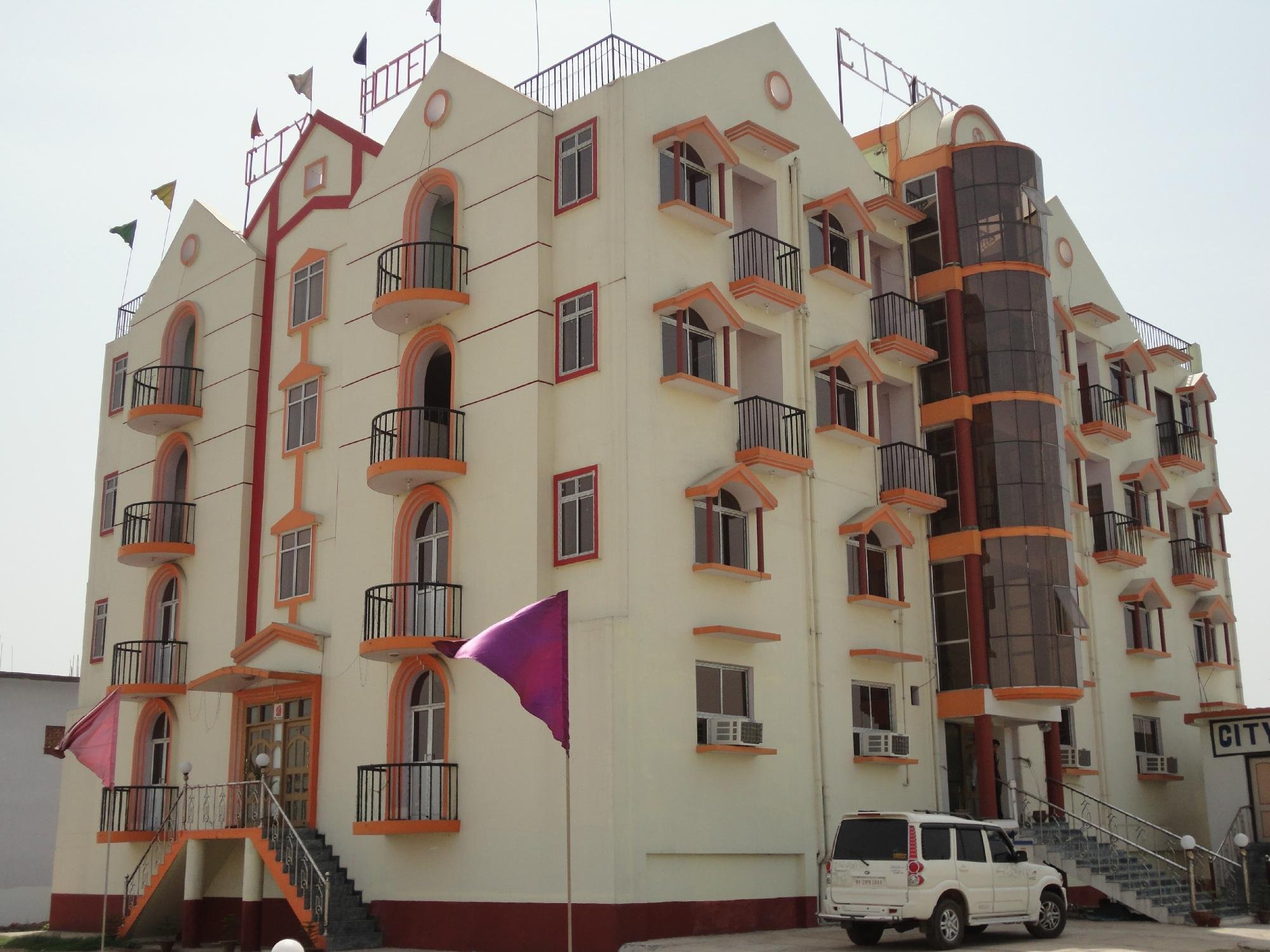 OYO 44320 CITY HOTEL B&B (Patna, India): Prezzi E Recensioni 2024