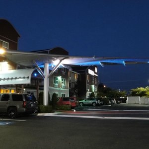 Executive Residency By Best Western Navigator Inn & Suites in Everett