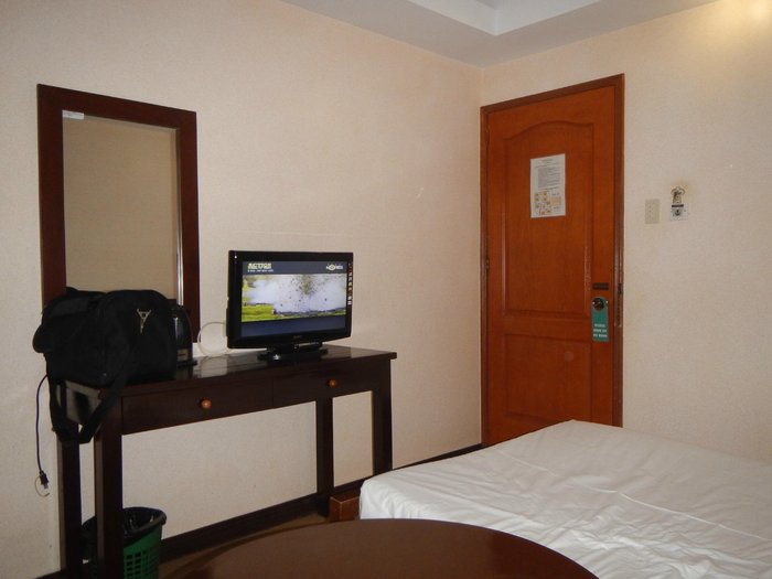 Roxas Midtown Hotel Rooms: Pictures & Reviews - Tripadvisor