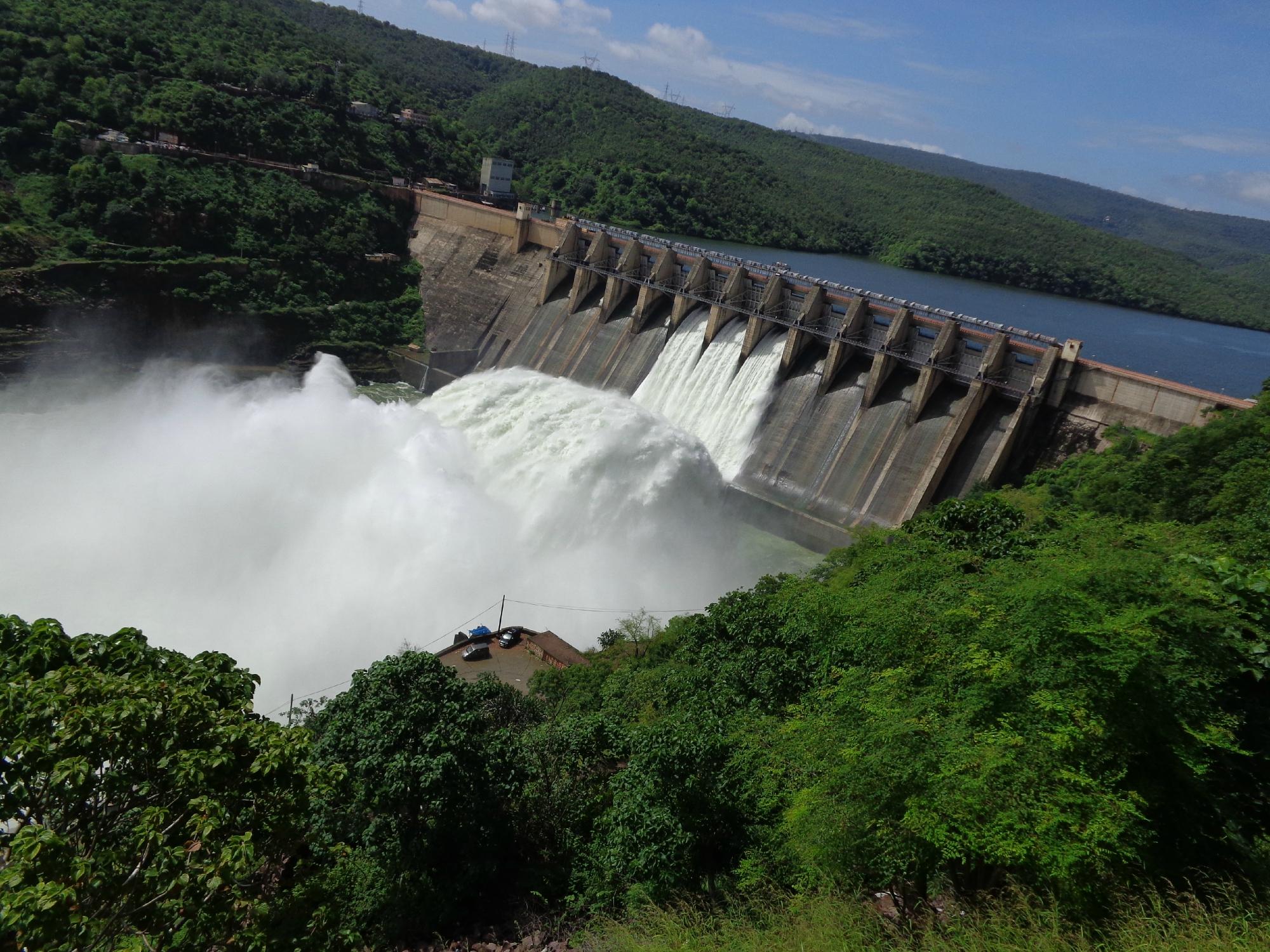 Srisailam Dam High-Res Stock Photo - Getty Images