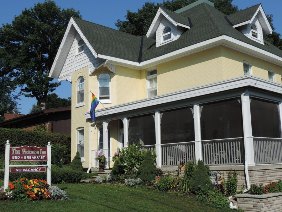 THE VICTORIAN INN (Midland, Ontario) - B&B Reviews, Photos, Rate ...