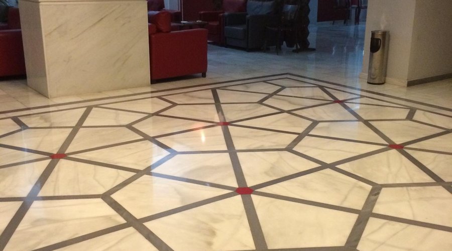 A nice modern hotel near everything u need