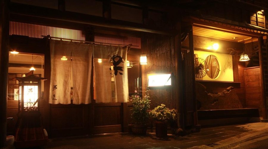 会津に溶け込む趣きある景観
