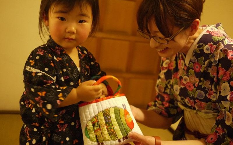 囲炉裏でつながる人と人とのふれ合い