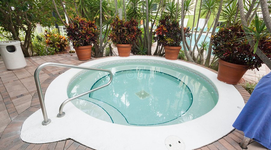 The Pool at the Comfort Suites Maingate East