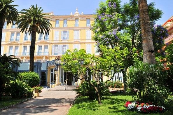 Hôtel club*** Menton