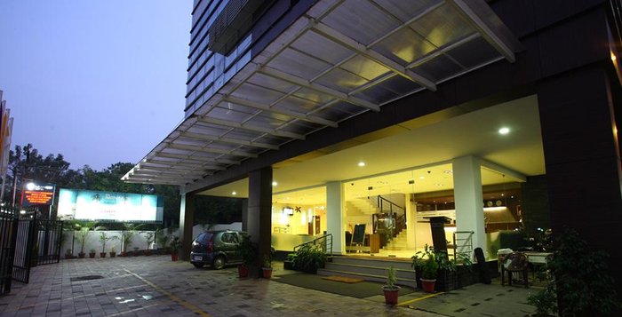 THE MONARCH HOTEL - Prices & Reviews (Kozhikode, Kerala, India)