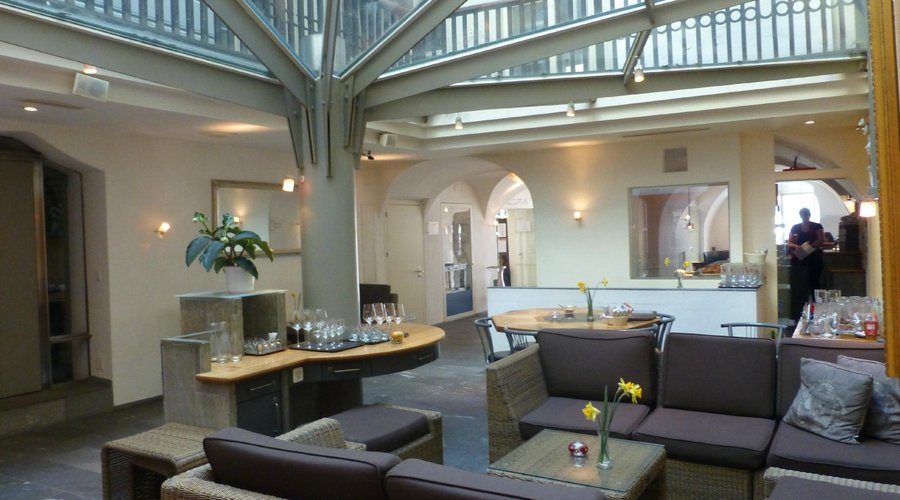 SALON