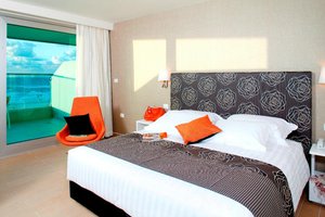 Room & Suite
