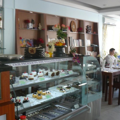 7th heaven Bakery//100% veg bakery in Anantapur// 20% of offer available -  YouTube