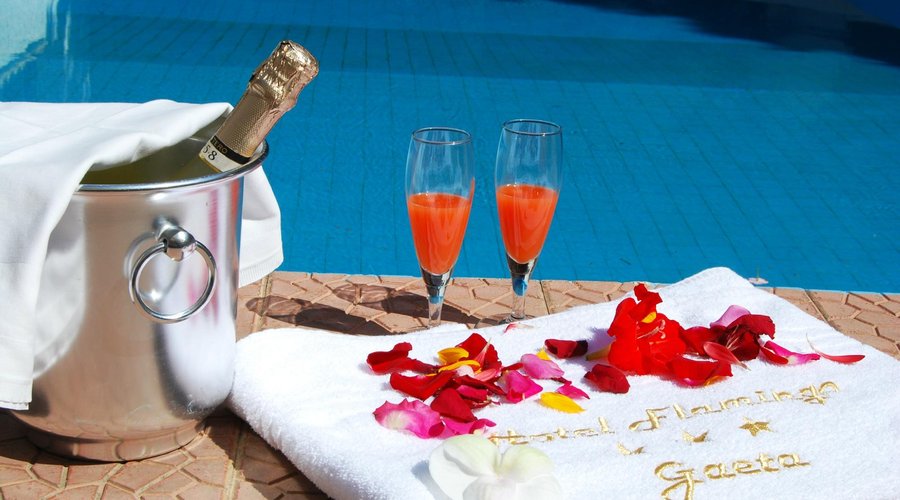 aperitivo a bordo piscina