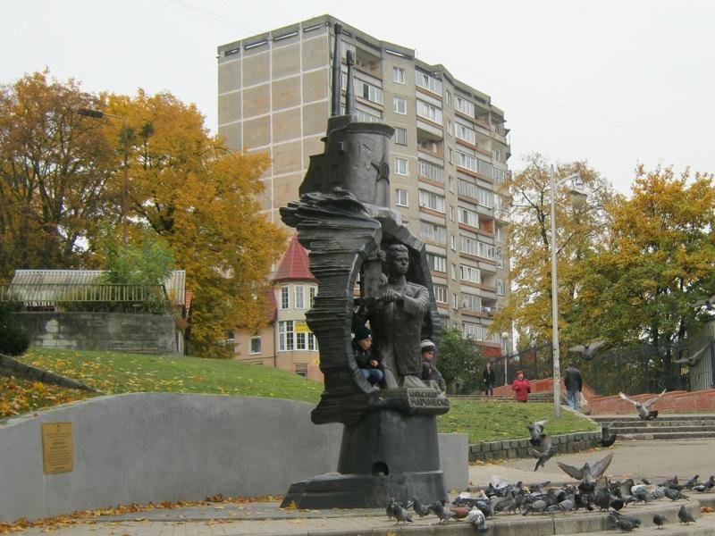 Памятники калининграда фото Памятник Александру Маринеско, Калининград: лучшие советы перед посещением - Tri