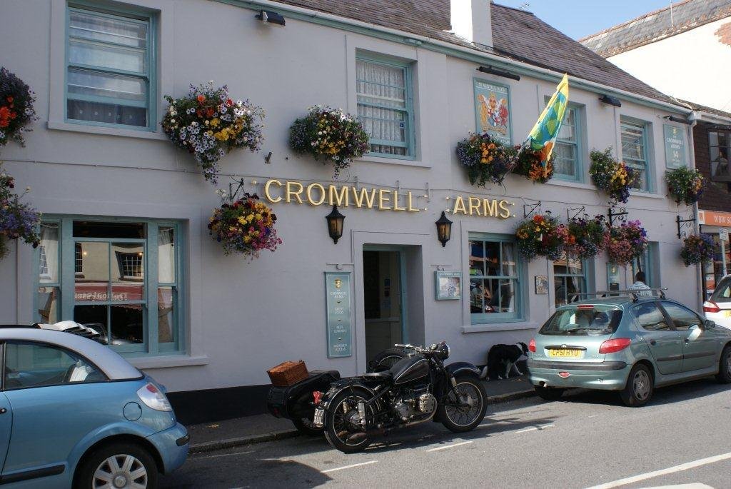 CROMWELL ARMS (Bovey Tracey) Inn Reviews, Photos, Rate Comparison Tripadvisor