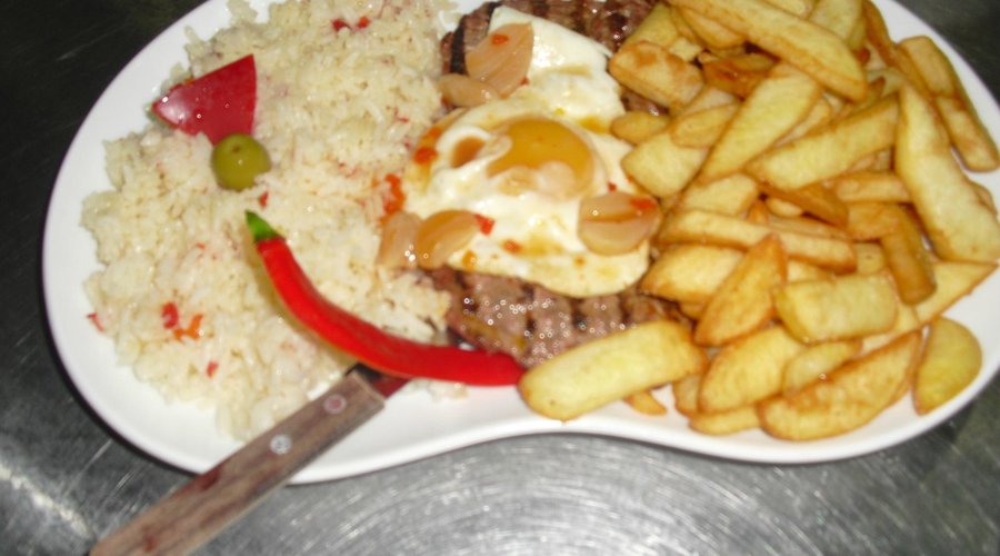 Um bife com excelente apresentação e muito saboroso!