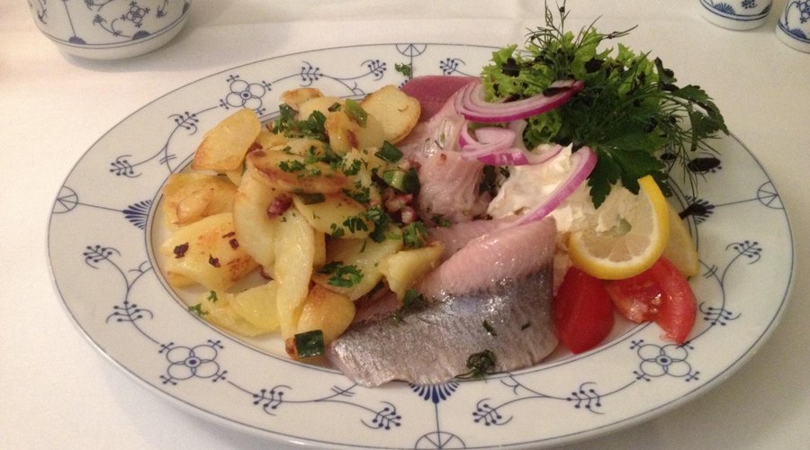 Matjesvariation mit Bratkartoffeln