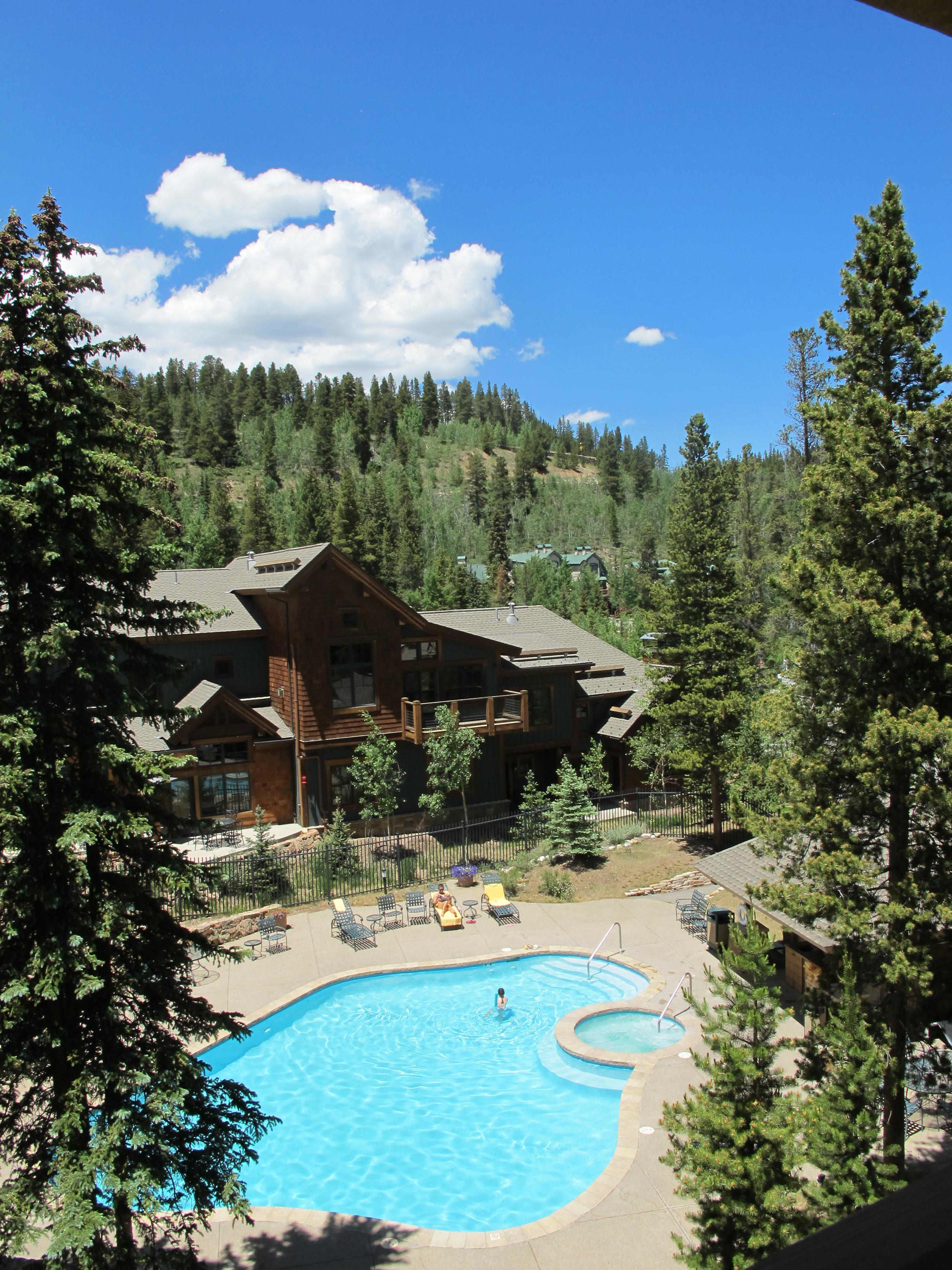 Hotel photo 16 of Mountain Thunder Lodge.