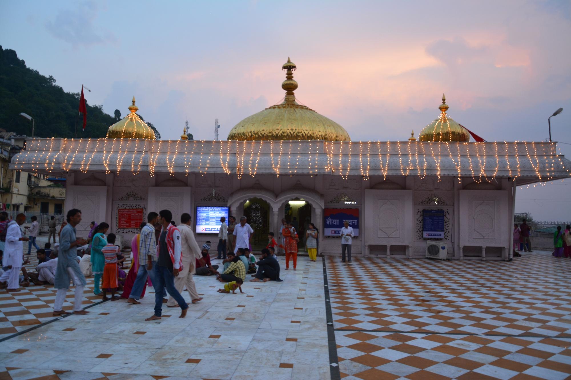 Jwalamukhi Temple, Pragpur