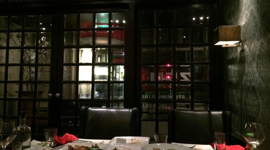 restaurant2